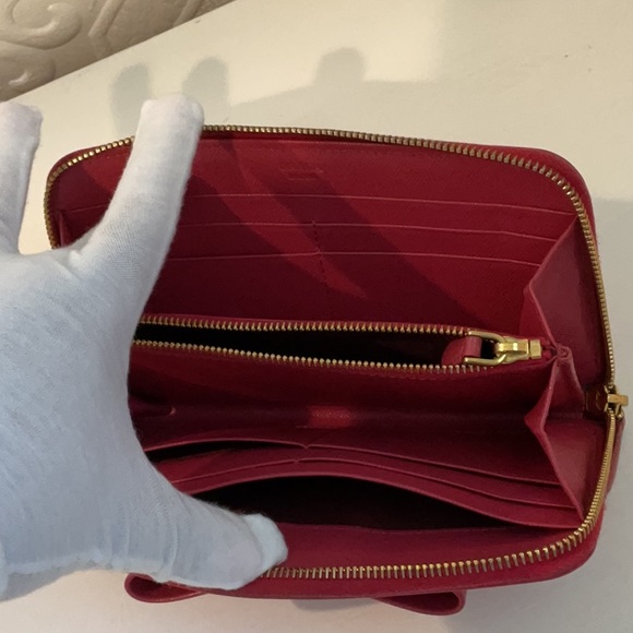 Beautiful Prada Safiano Bow Wallet - Picture 11 of 15